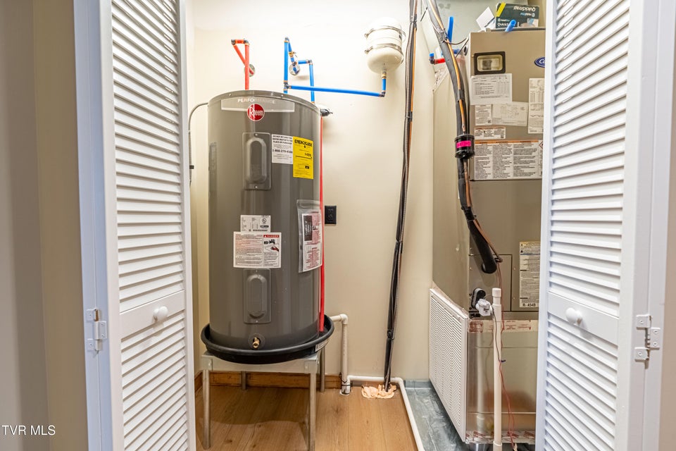 Photo #3: 453 Main Street