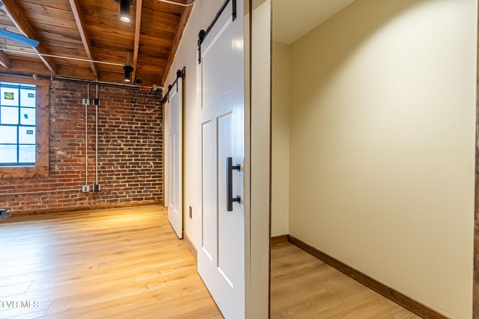 Photo #4: 453 Main Street