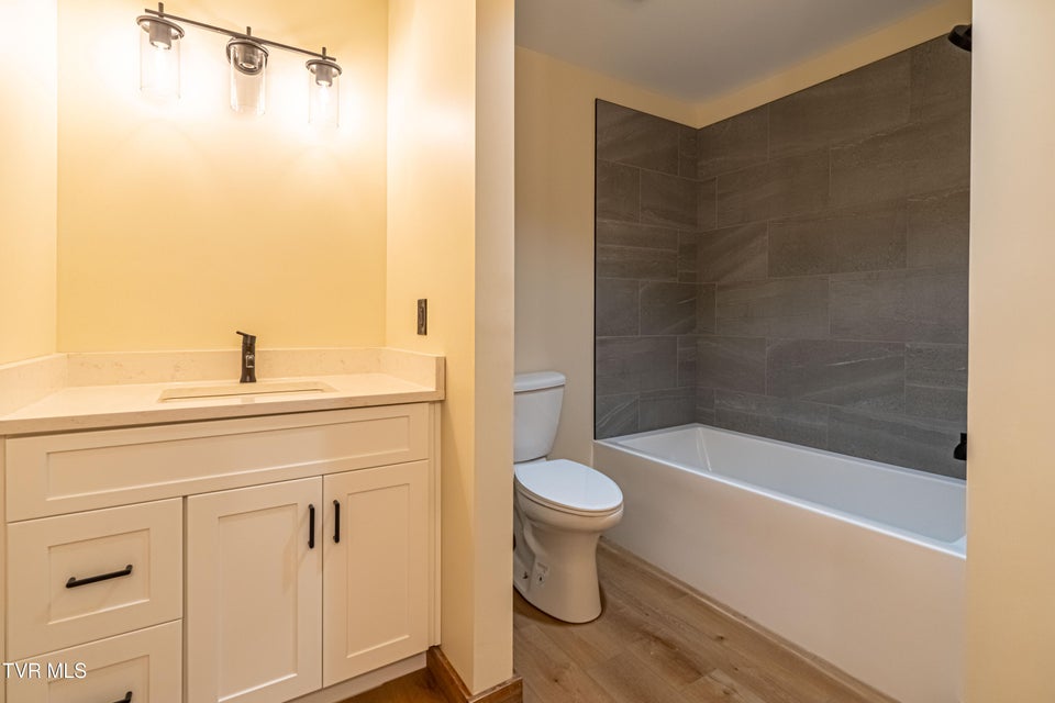 Photo #7: 453 Main Street