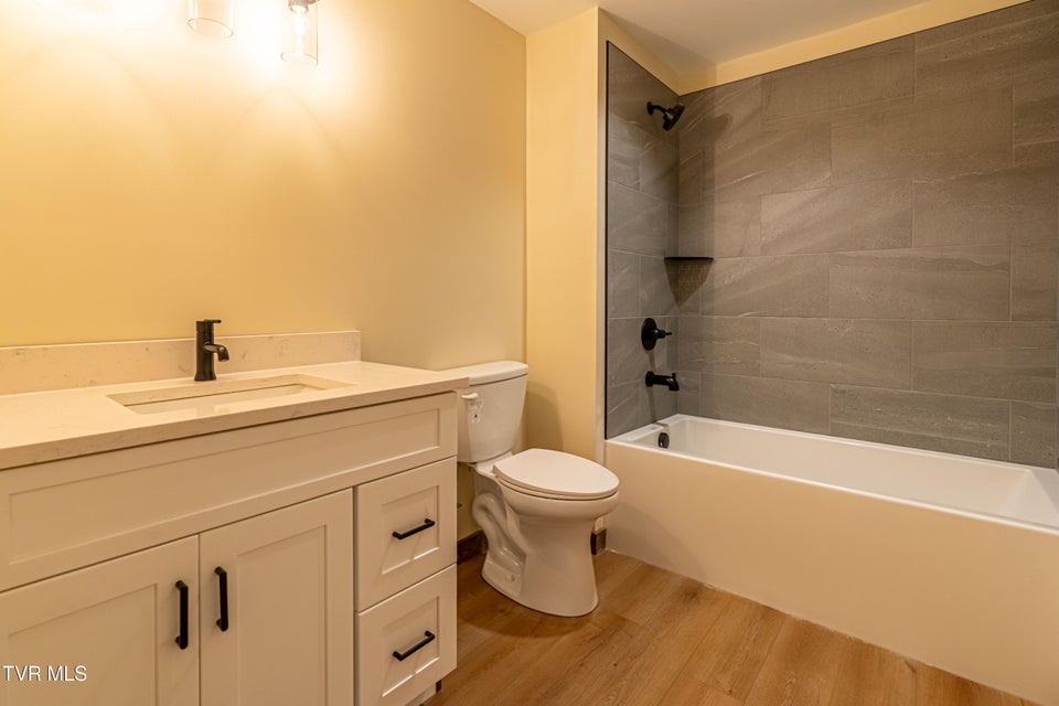 Photo #10: 453 Main Street