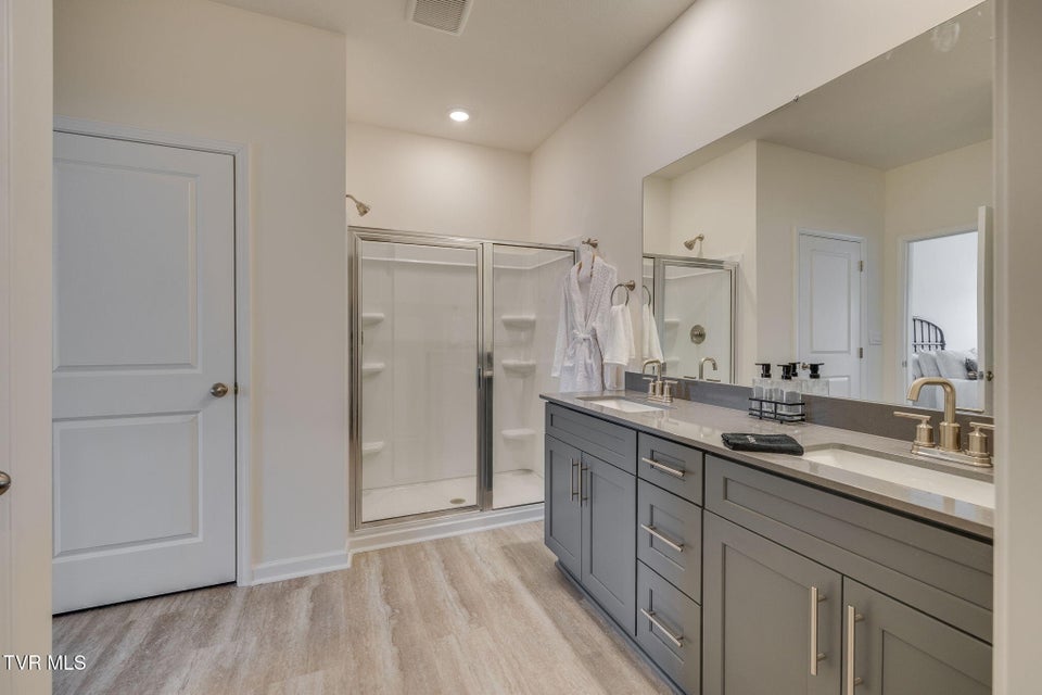 Photo #25: 180 Tanasqui Drive