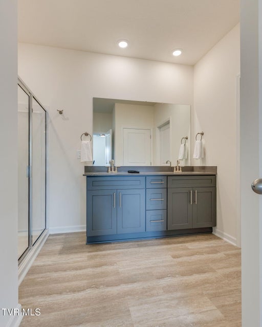 Photo #31: 180 Tanasqui Drive