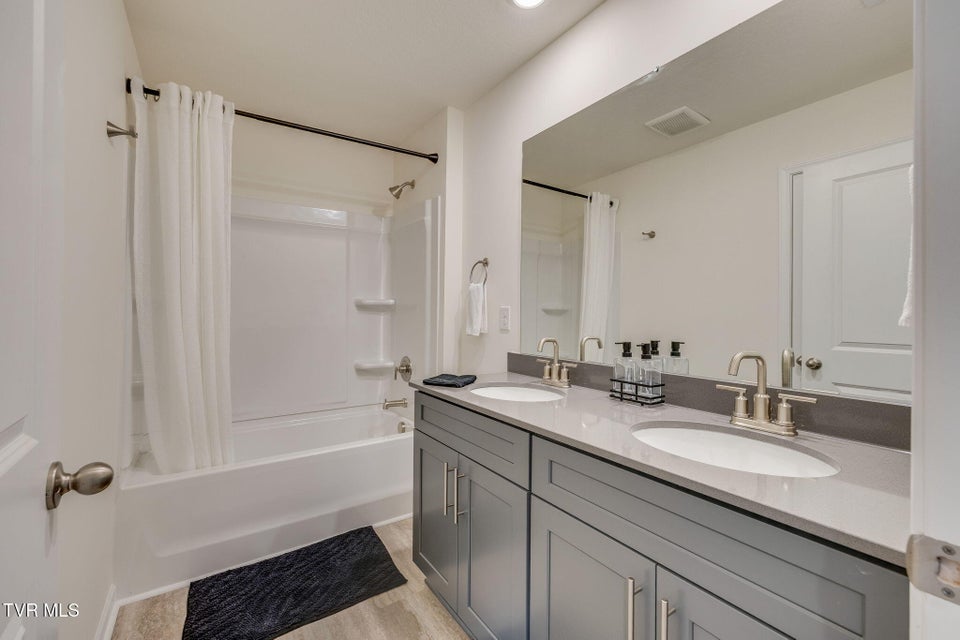 Photo #42: 180 Tanasqui Drive