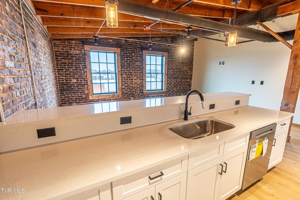 Photo #10: 453 Main Street