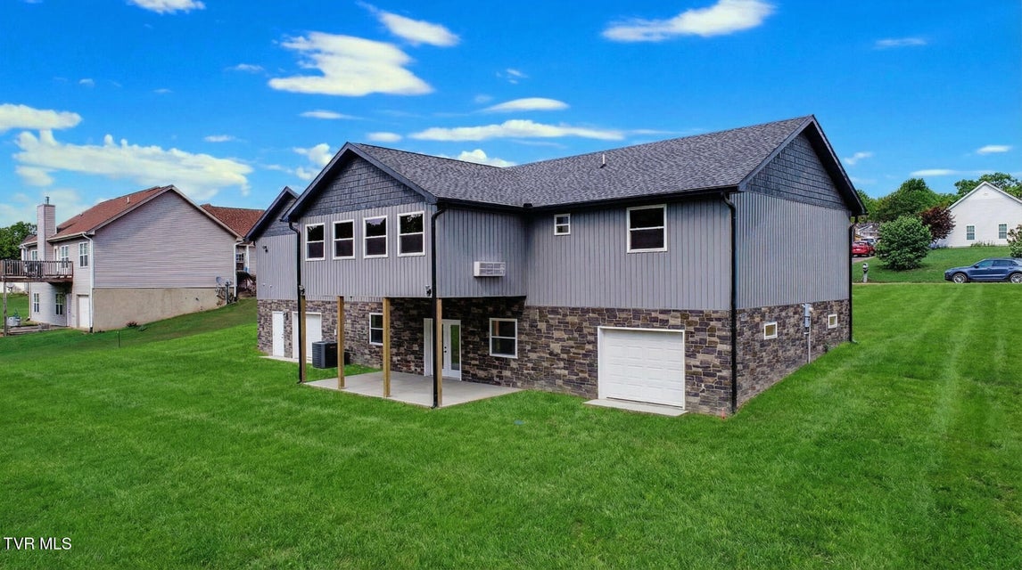 Photo #5: 116 Meadowood Dr 