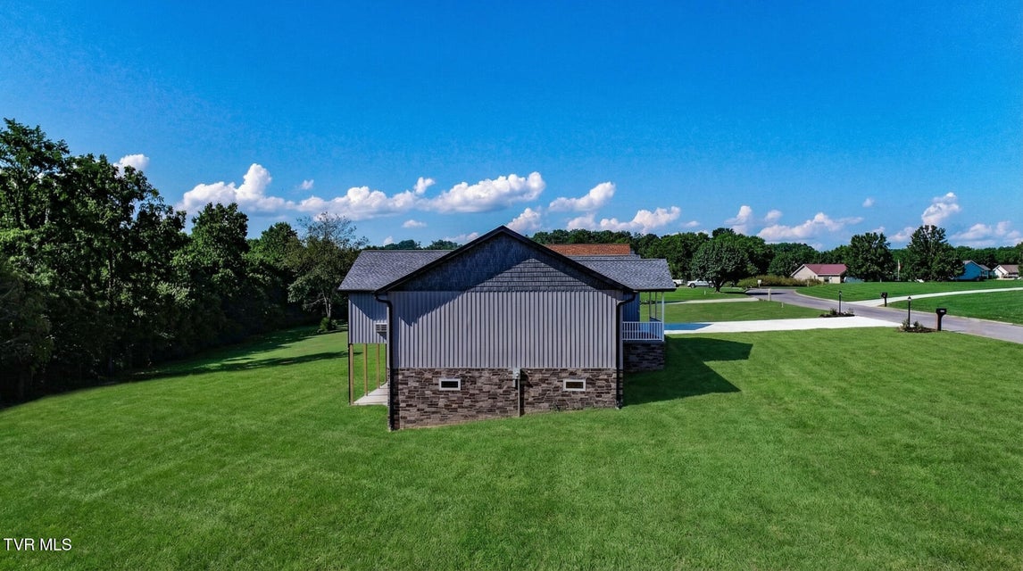 Photo #8: 116 Meadowood Dr 