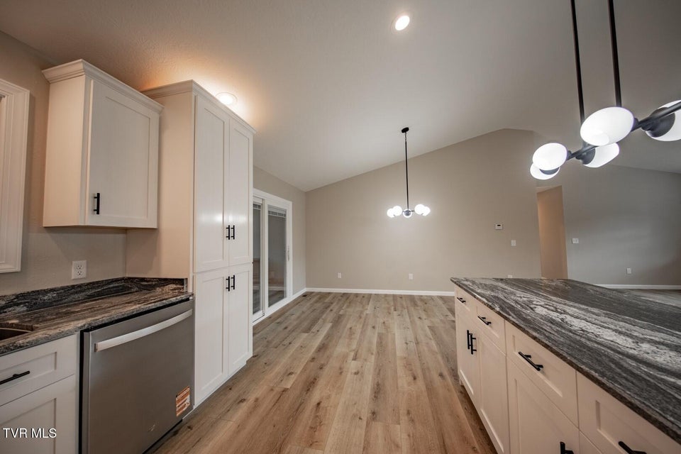 Photo #18: 116 Meadowood Dr 