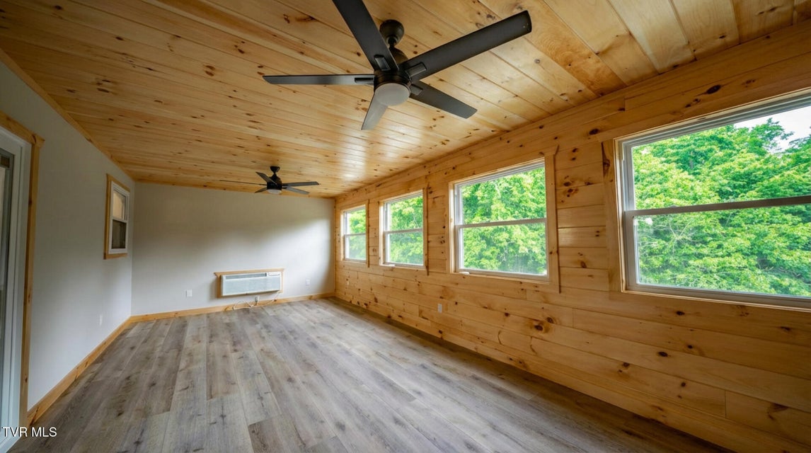 Photo #19: 116 Meadowood Dr 