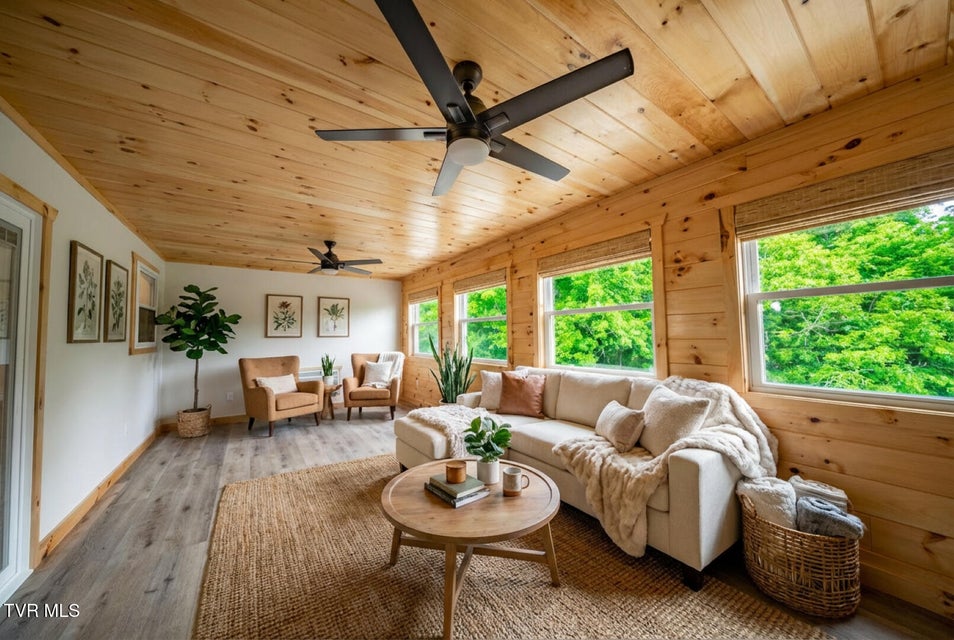 Photo #20: 116 Meadowood Dr 