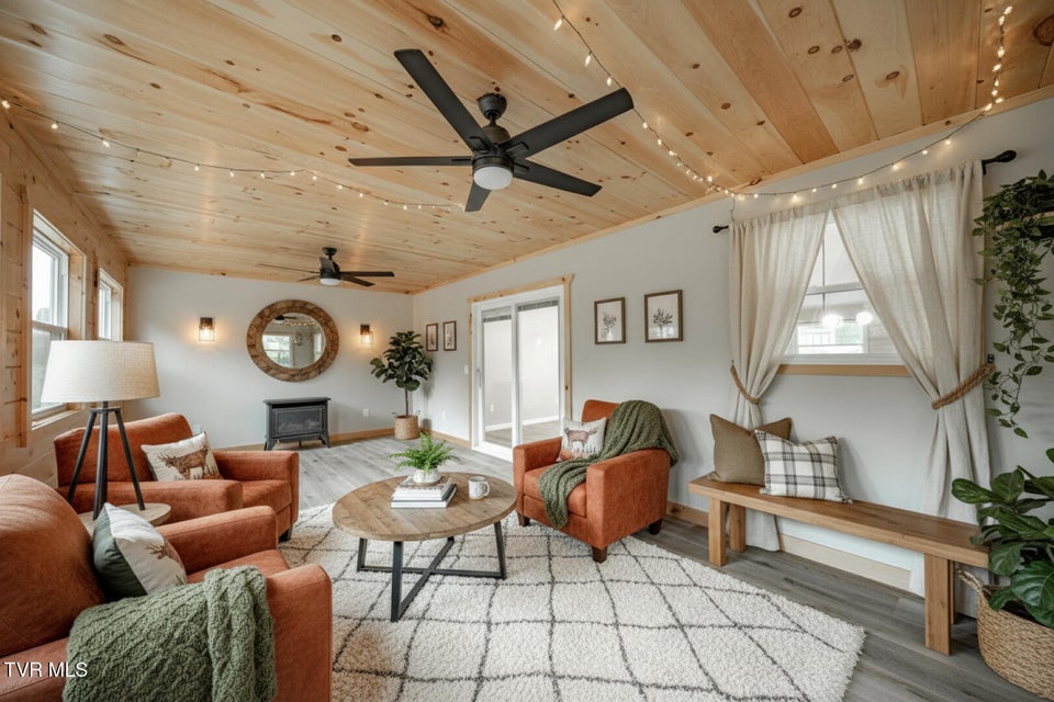 Photo #22: 116 Meadowood Dr 