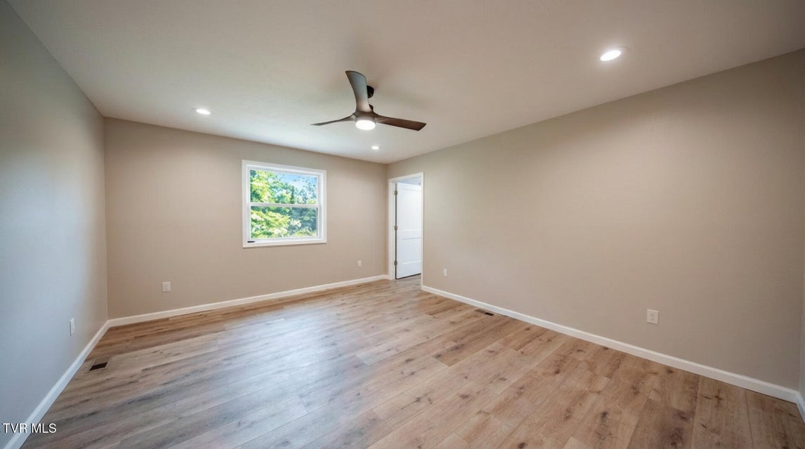 Photo #23: 116 Meadowood Dr 