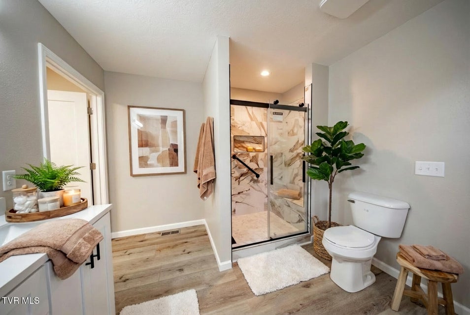 Photo #27: 116 Meadowood Dr 