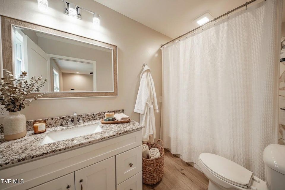 Photo #32: 116 Meadowood Dr 