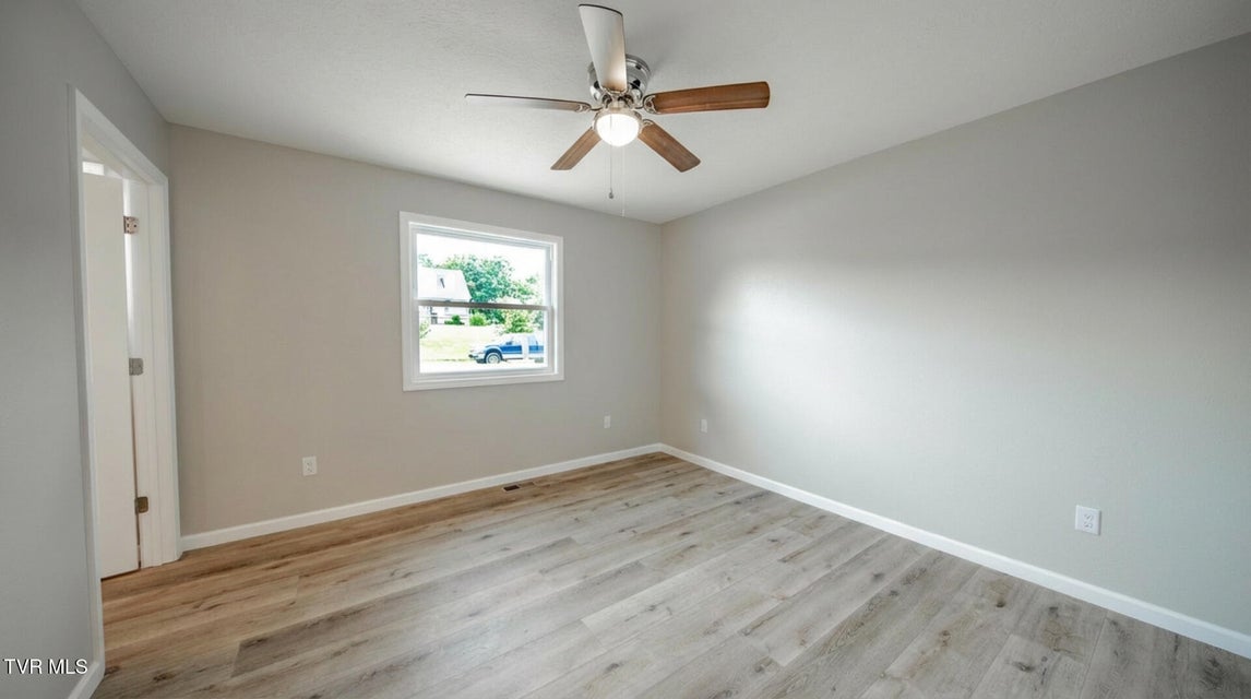 Photo #33: 116 Meadowood Dr 