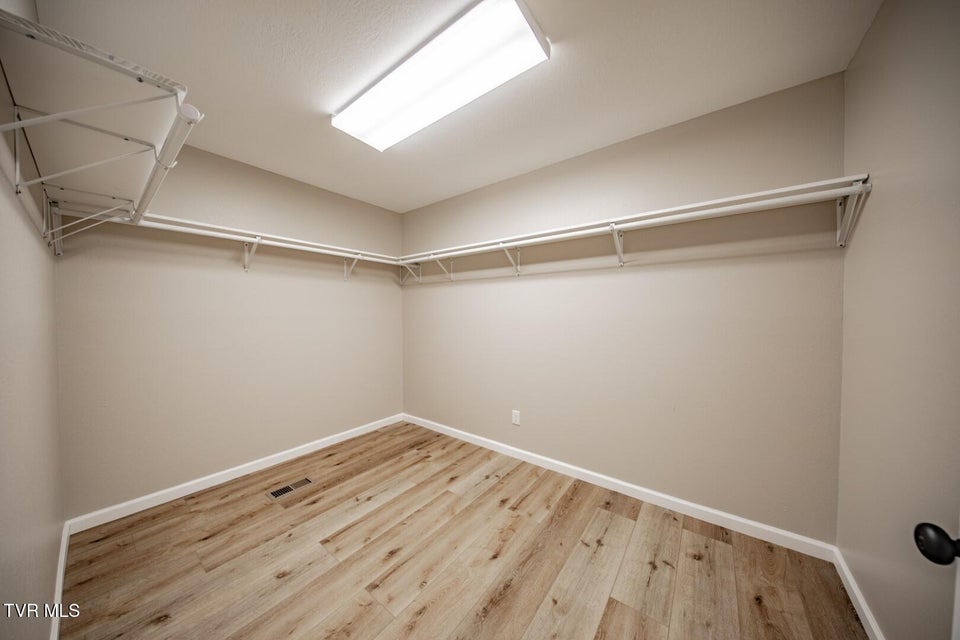 Photo #39: 116 Meadowood Dr 