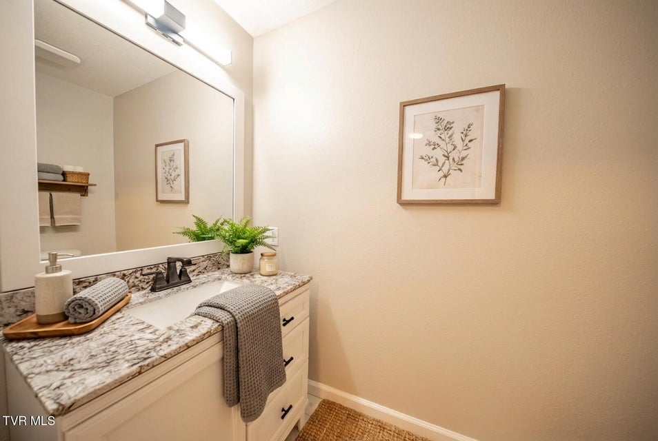 Photo #42: 116 Meadowood Dr 