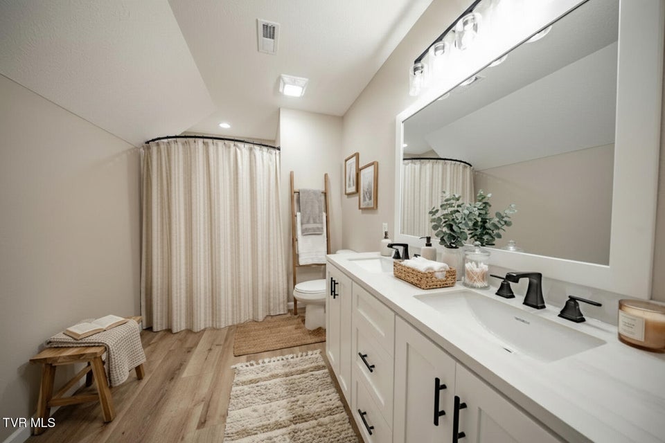 Photo #54: 116 Meadowood Dr 