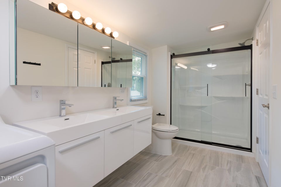 Photo #11: 1008 Earnest Street