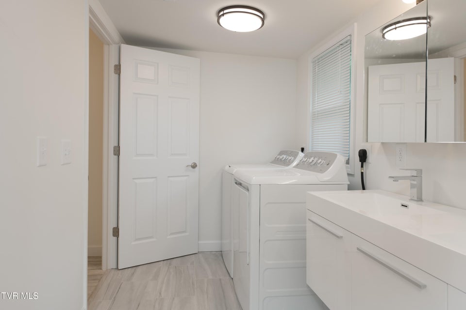 Photo #12: 1008 Earnest Street