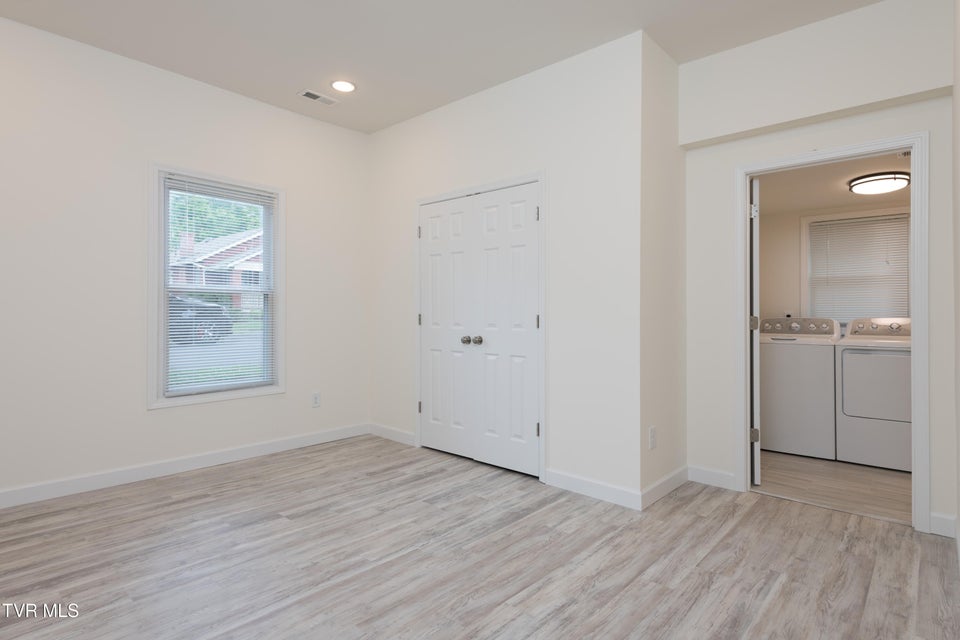 Photo #13: 1008 Earnest Street