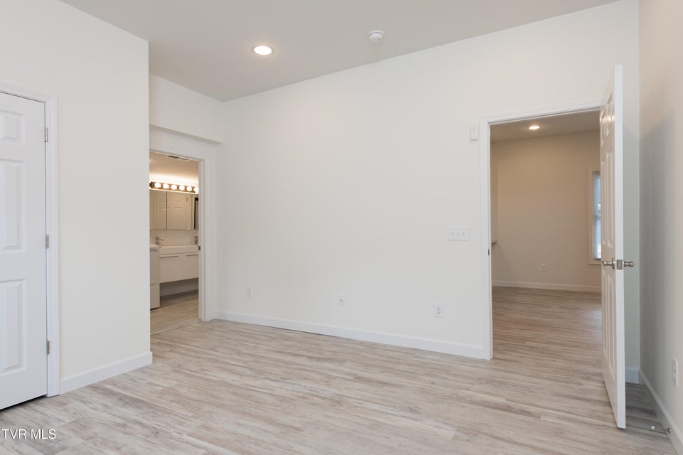 Photo #15: 1008 Earnest Street