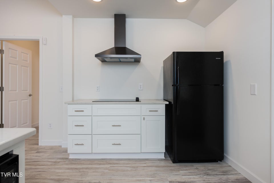 Photo #8: 1008 Earnest Street