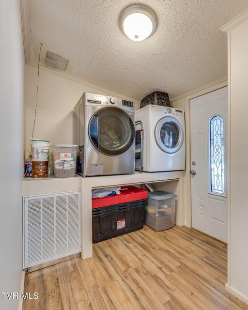 Photo #28: 7185 Snapps Ferry Road