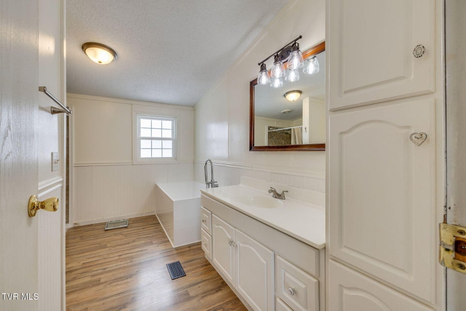 Photo #19: 7185 Snapps Ferry Road