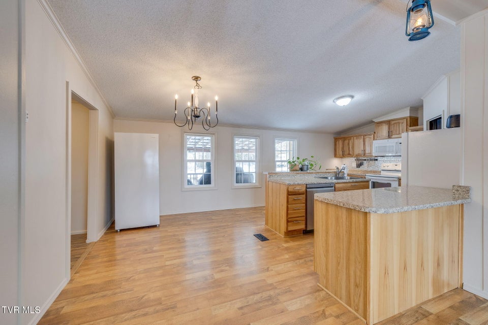 Photo #10: 7185 Snapps Ferry Road