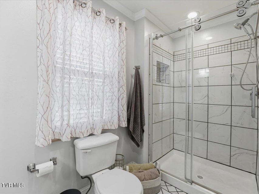 Photo #17: 2006 Rose Drive