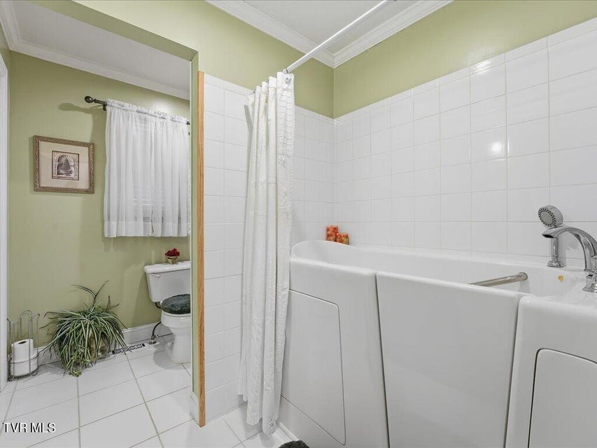 Photo #24: 2006 Rose Drive