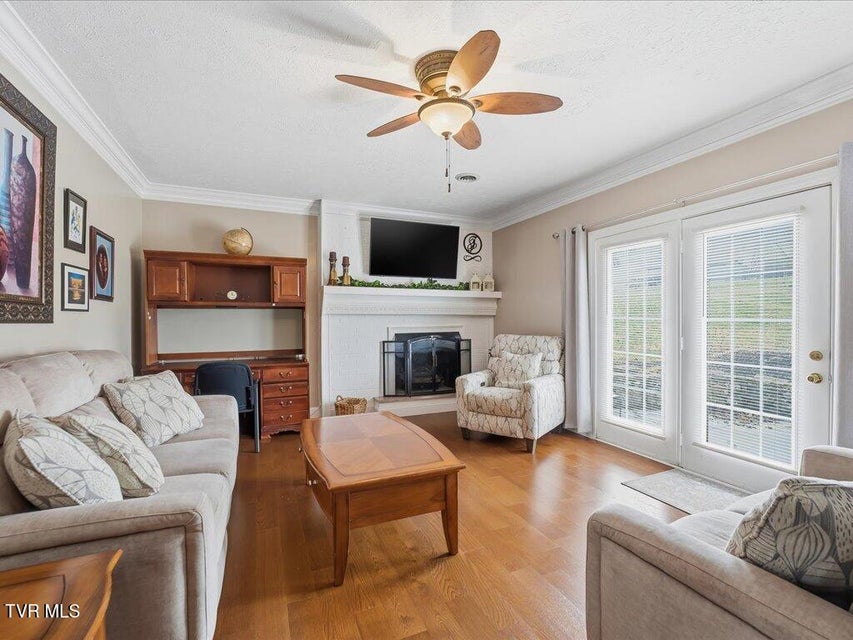 Photo #25: 2006 Rose Drive