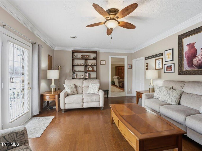 Photo #26: 2006 Rose Drive