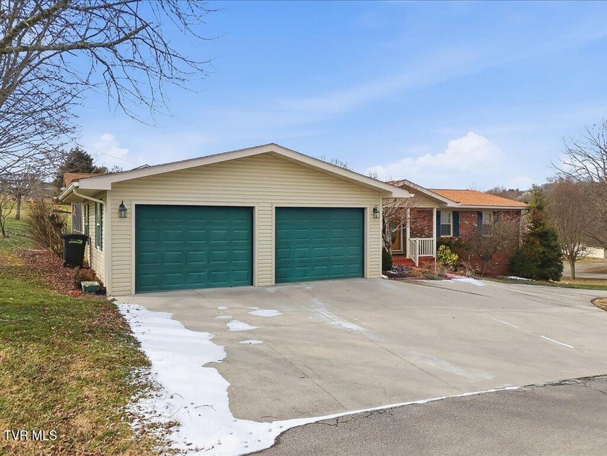 Photo #29: 2006 Rose Drive