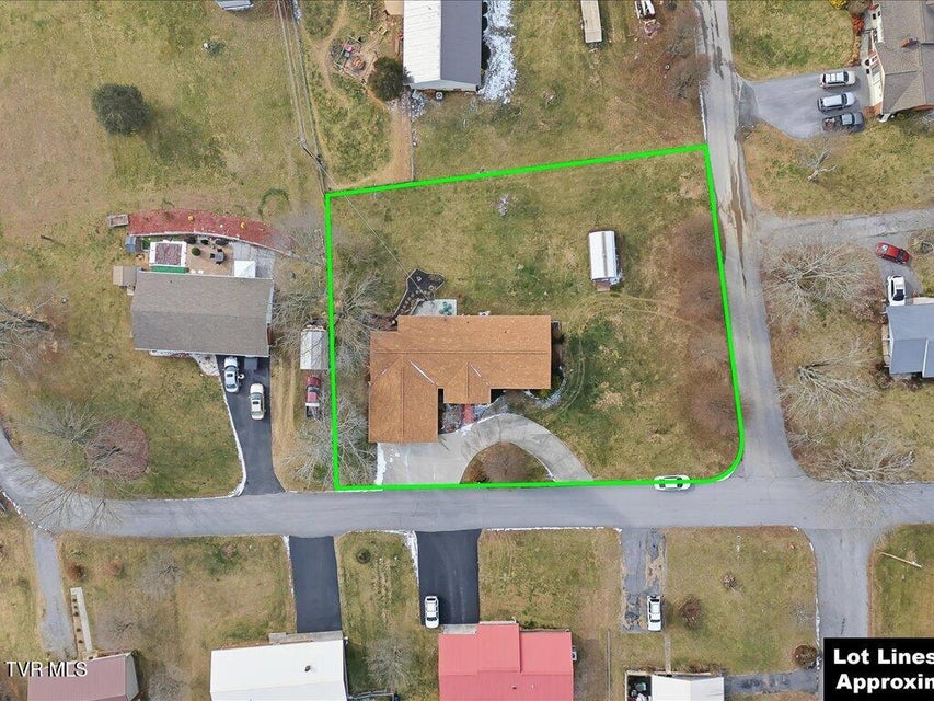 Photo #40: 2006 Rose Drive