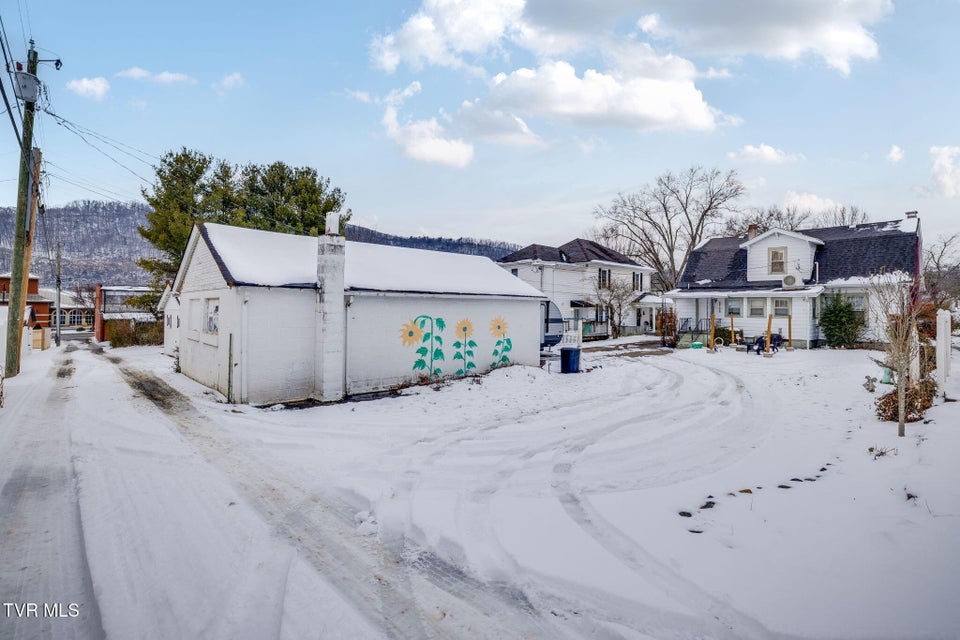 Photo #33: 222 2nd Street