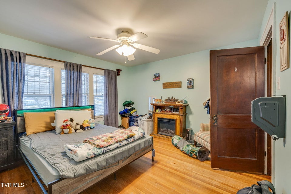 Photo #27: 222 2nd Street