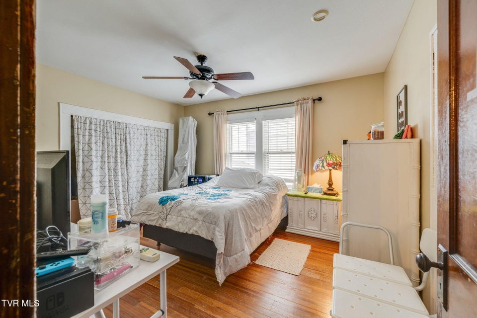 Photo #20: 222 2nd Street