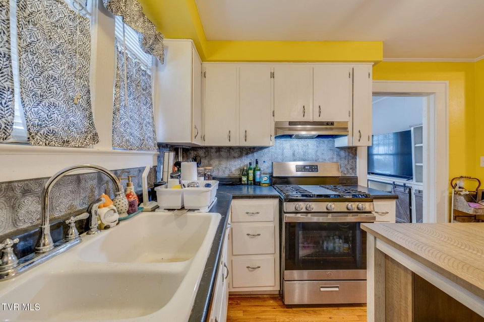 Photo #14: 222 2nd Street