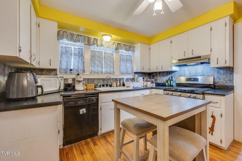 Photo #13: 222 2nd Street