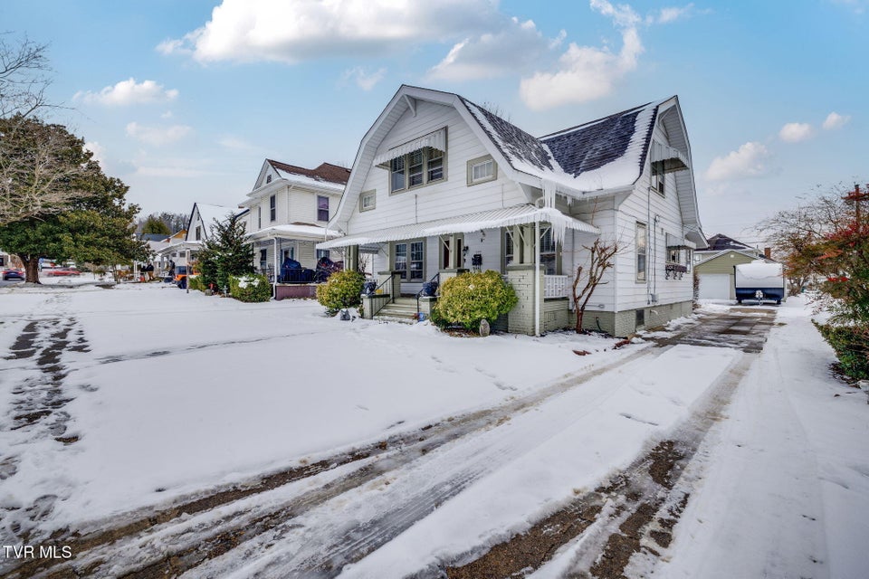 Photo #3: 222 2nd Street