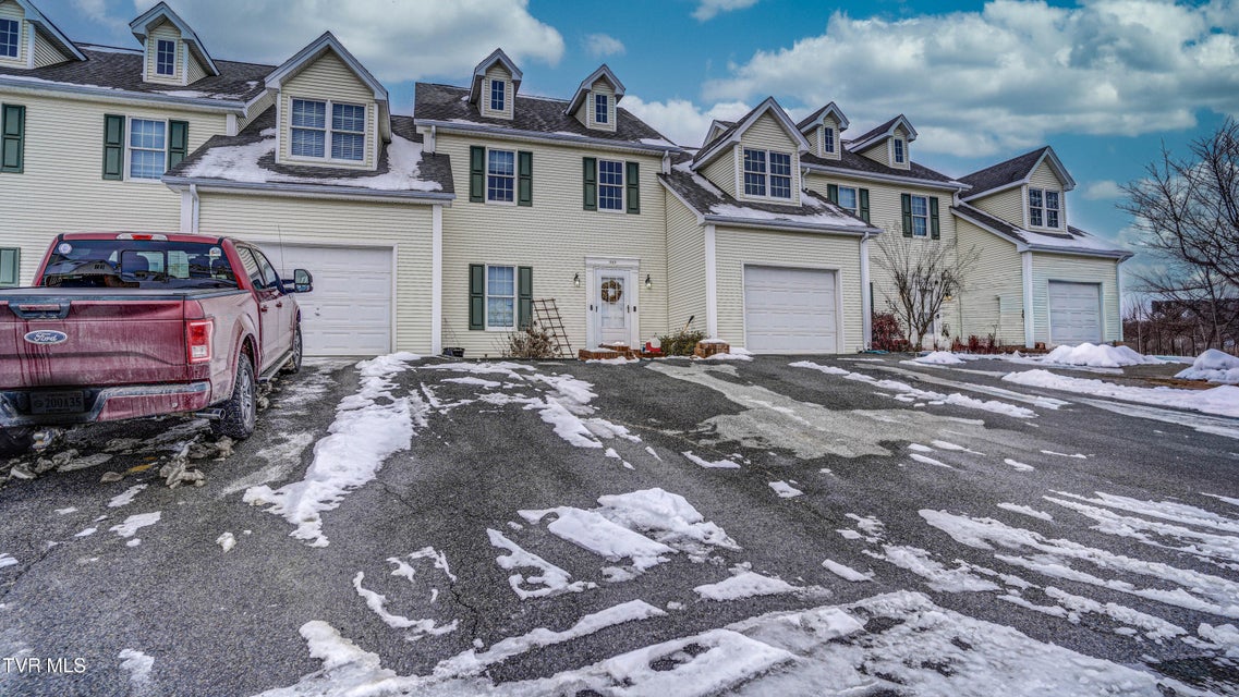 Photo #2: 865 Barclay Drive