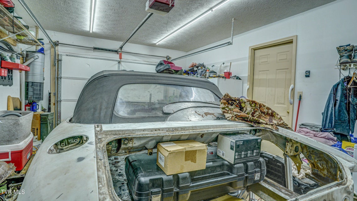 Photo #39: 865 Barclay Drive