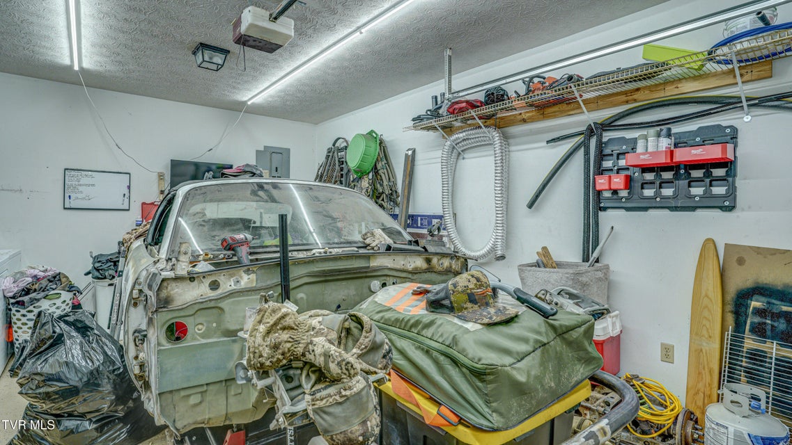 Photo #40: 865 Barclay Drive