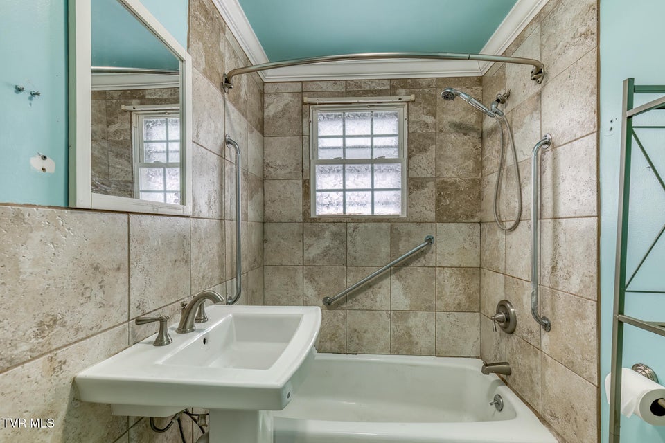 Photo #6: 1305 Saint Louis Street