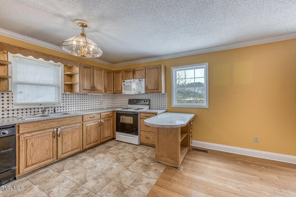 Photo #11: 1305 Saint Louis Street