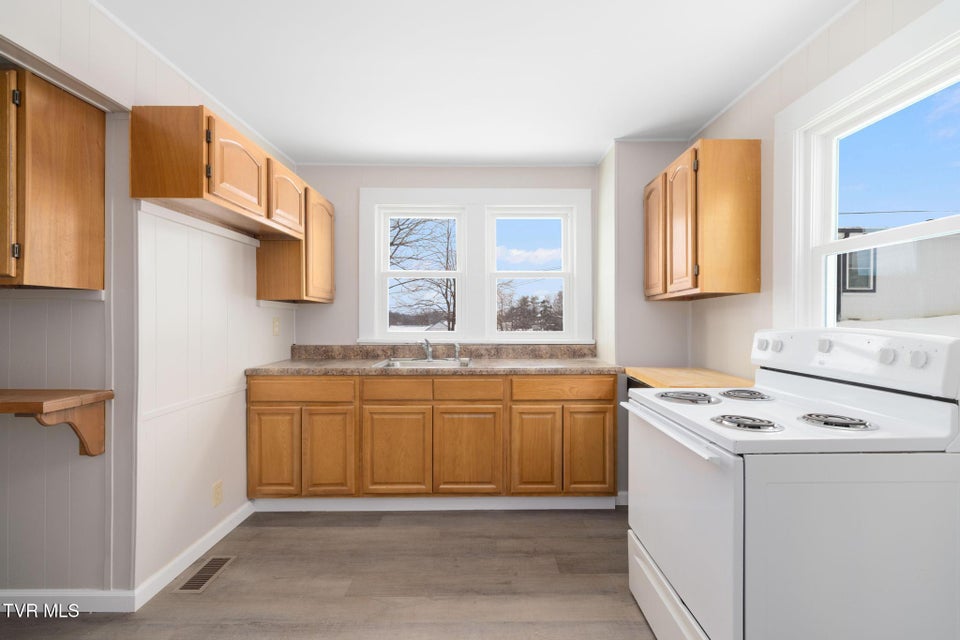 Photo #16: 457 Bernard Avenue