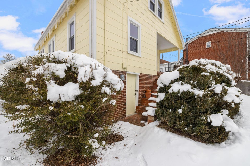 Photo #8: 457 Bernard Avenue