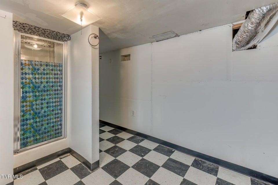 Photo #17: 1305 Saint Louis Street