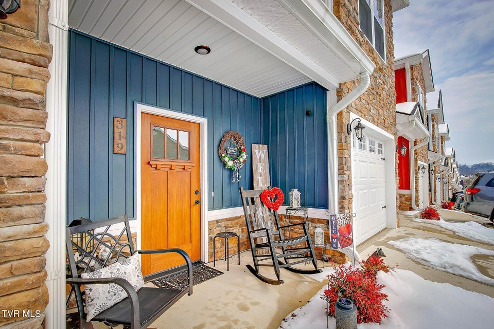 Photo #3: 319 Piper Glen 